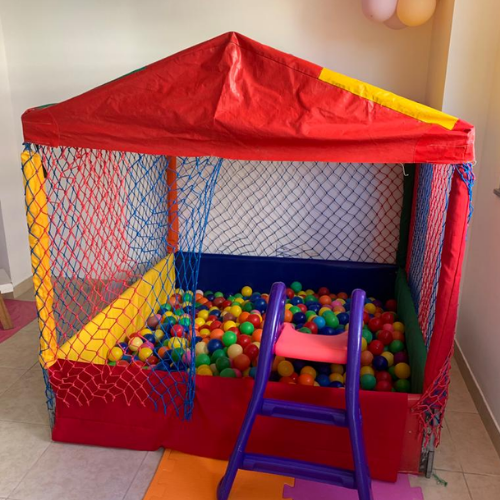 Casinha de Bolinhas Média